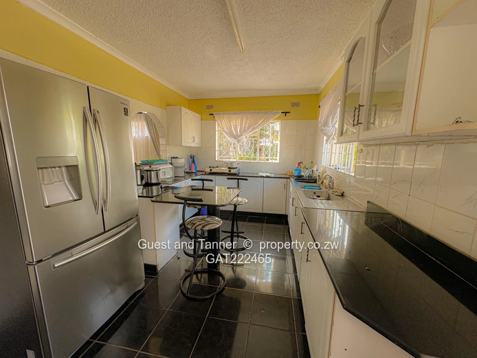 Spacious 3-Bedroom House for Sale Near Harare – Ensuite, Borehole and Staff Quarters in Emerald Hill