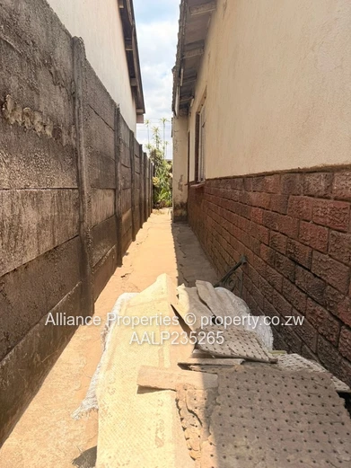 Charming & Well-Maintained Glenora A House with Deeds