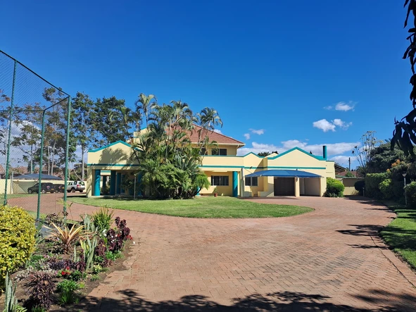 6 Bedroom House