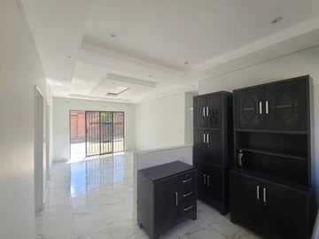 3 Bedroom Flat & Apartment