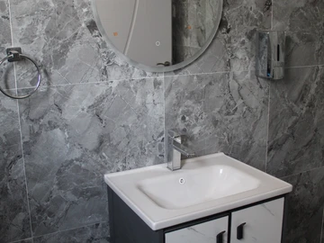 4 Bedroom Flat & Apartment
