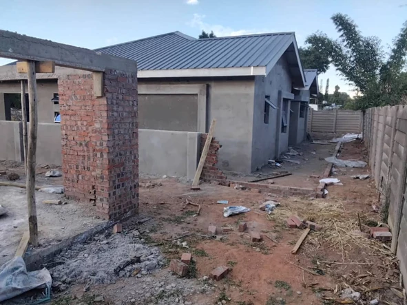 4 Bedroom Flat & Apartment