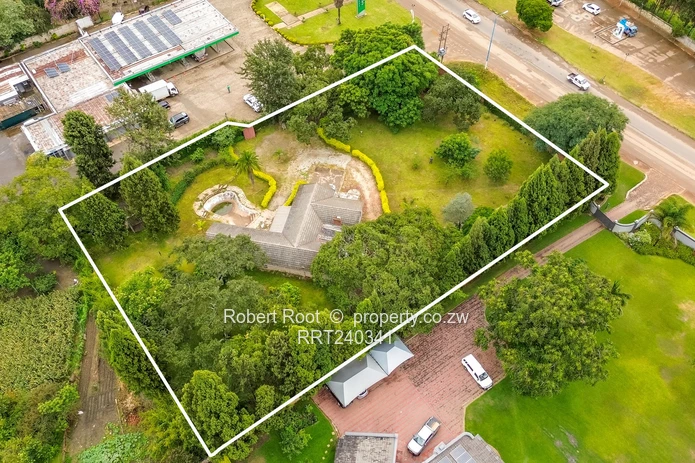 Stunning Road Road Frontage!