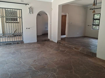 6 Bedroom Flat & Apartment