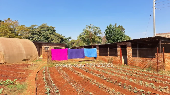 Helensvale, Off Domboshava Road 395K