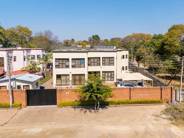 5 Bedroom Flat & Apartment