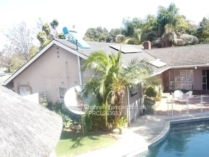 4 bed house with lots of Investments opportunities 