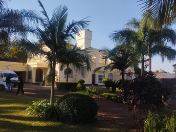 5 Bedroom House