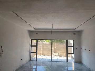 3 Bedroom Flat & Apartment