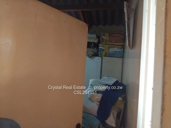 Chitungwiza House , Unit H