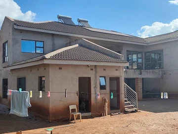 6 Bedroom House