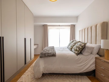 3 Bedroom Flat & Apartment