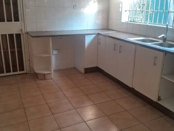 6 Bedroom House