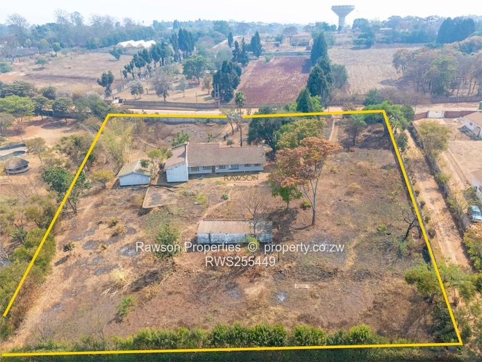 Development Plot & 4-Bed Home on 8,300 m2, Philadelphia