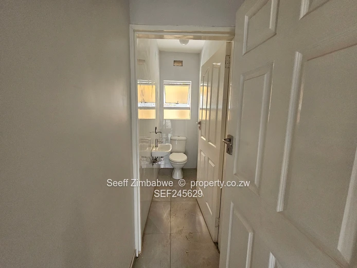 Stunning Modern Residence: Sustainable 3-Bedroom All-Ensuite Home In Athlone, Greendale