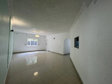 8 Bedroom House