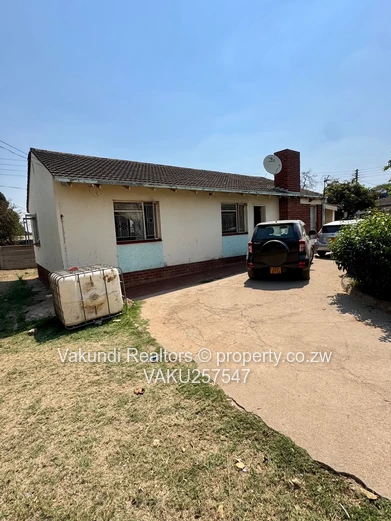 3-Bed Fixer Upper Home with Driveway & Garden in Houghton Park