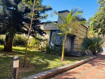 12 Bedroom House