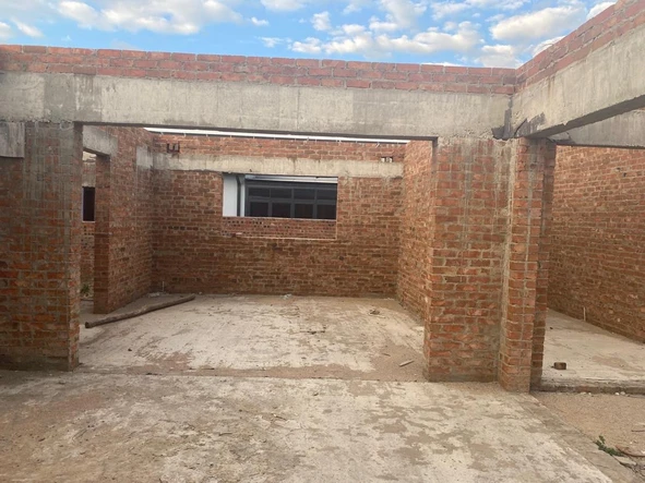 4 Bedroom Flat & Apartment