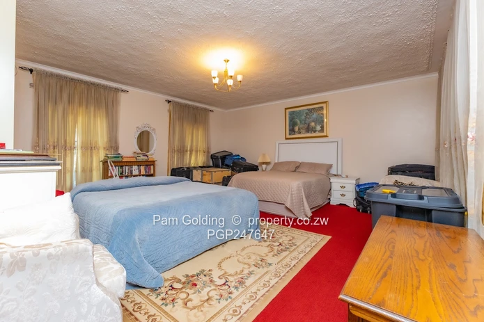 5 bed home for sale in Colne Valley