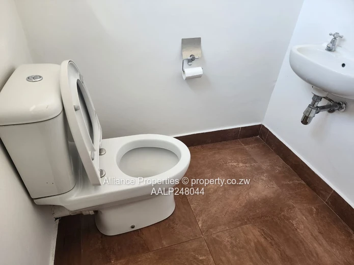 3 Bed Fully Furnished Townhouse Upper East Road