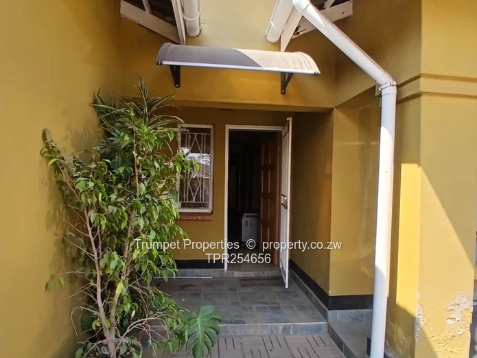 Braeside 5-Bed Home - Tiled Living, Borehole, Paved Yard