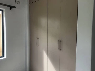 2 Bedroom Flat & Apartment