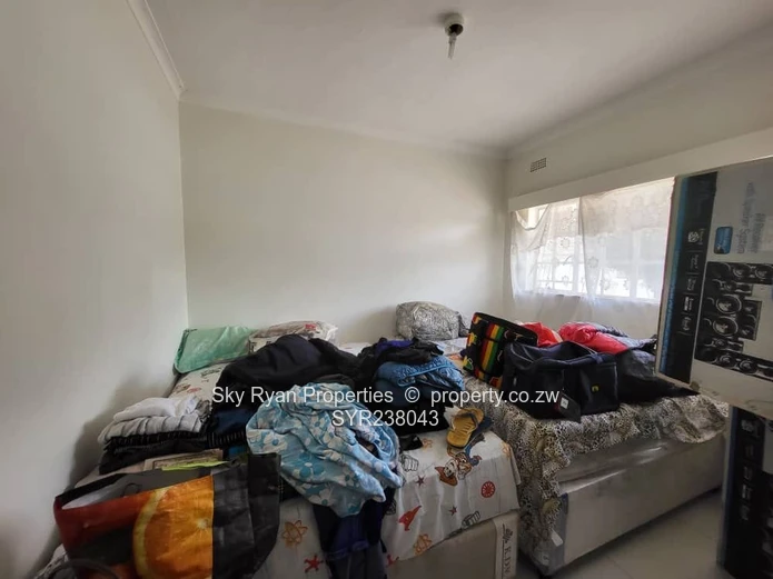 Avenues Garden Flat For Sale