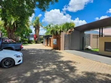 3 Bedroom Flat & Apartment