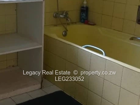 Spacious 5-Bed Home with Borehole in Greystone Park