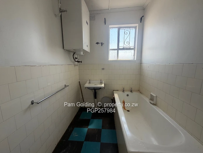 Flat for Sale – Jason Moyo and 2nd Avenue