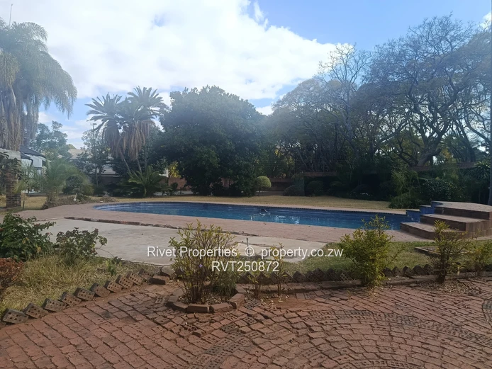 Spacious Highlands 5-Bed Home UNDER RENOVATION EXCELLENT LOCATION FOR ANYTHING (Sole Mandate)