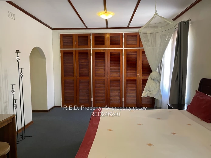 3 Bedroom House For Rent In Suburbs!