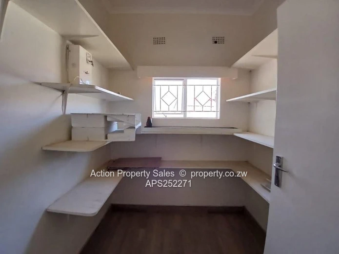 Lovely Family Home With 4 Beds! 