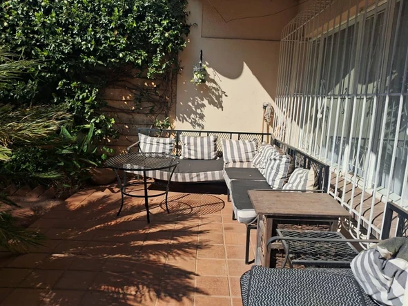 2 Bedroom Flat & Apartment