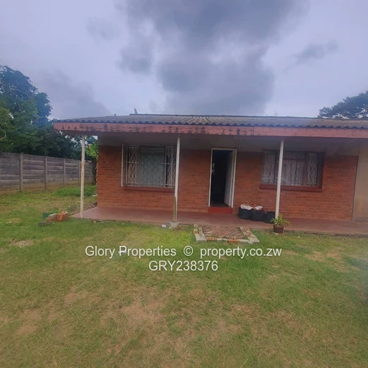 Vacant office to let in Borrowdale West 