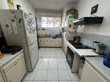2 Bedroom Flat & Apartment
