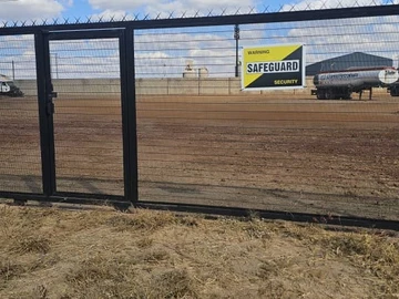 Commercial & Industrial Land
