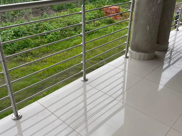 2 Bedroom Flat & Apartment