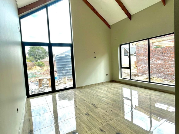 3 Bedroom Flat & Apartment