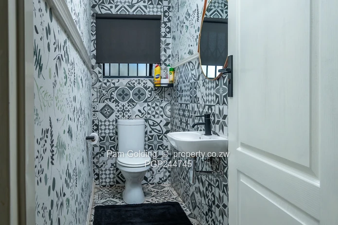 Move In Ready Compact Modern Family Home!!!! (Sole Mandate)