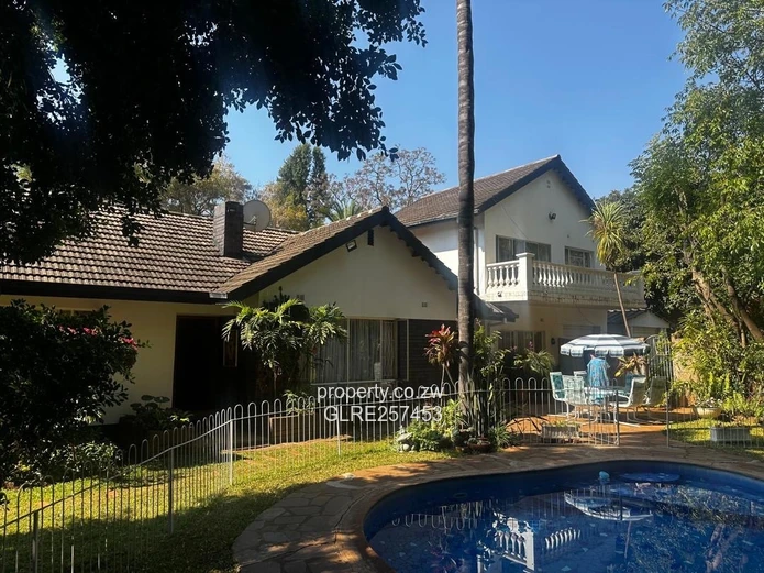 Vainona Family Home — 5BR, Pool & Balcony on 4666m²