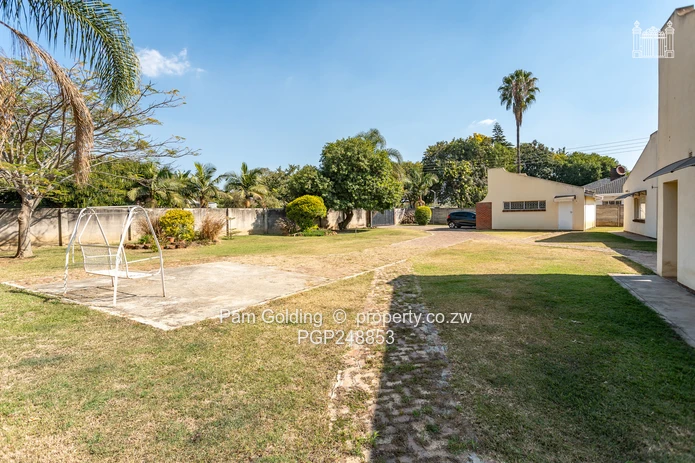 Spacious Family Home Emerald Hill