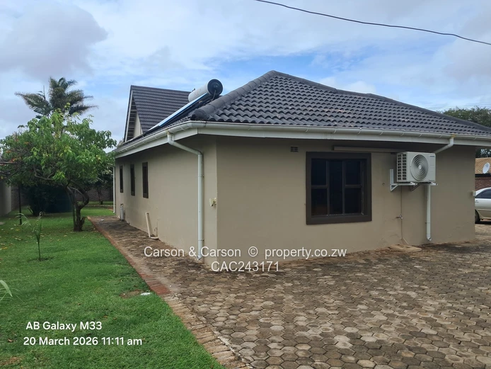 Eastlea 4-Bed house — Modern Kitchen & Borehole