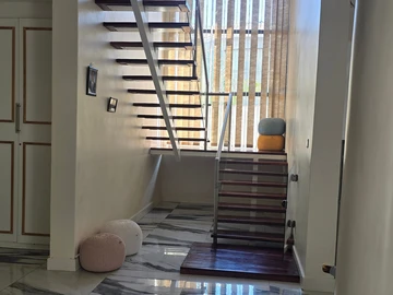 6 Bedroom House