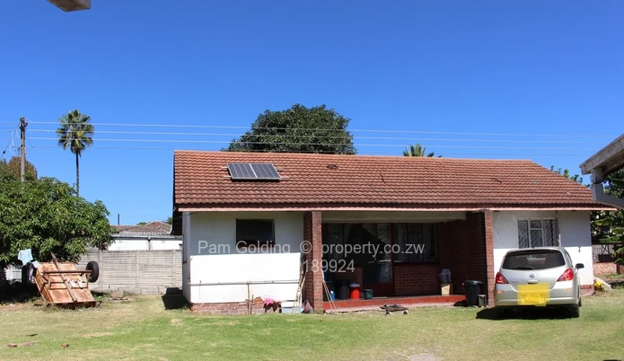 House for Sale in Queensdale. (Sole Mandate)