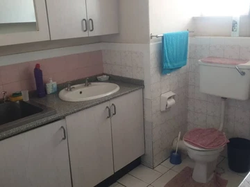 2 Bedroom Flat & Apartment