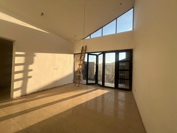 4 Bedroom Flat & Apartment