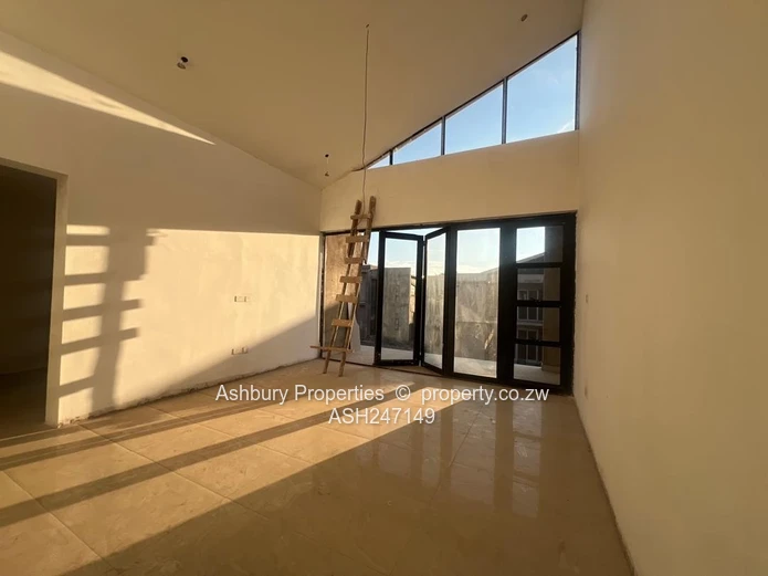 Bright 4-Bed Monavale Flat — Tiled, Fitted Kitchen, 24hr Security