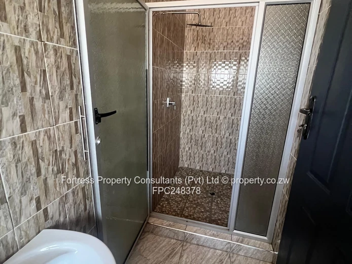 Emerald Hill: 3-Bed Tiled Home w/Solar, Water Tank
